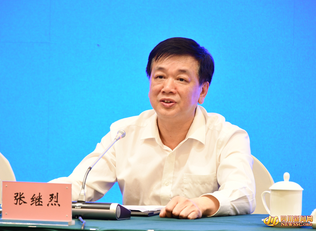 人生就是博Z6尊龙电气集团副总经理、党组成员张继烈_副本.jpg